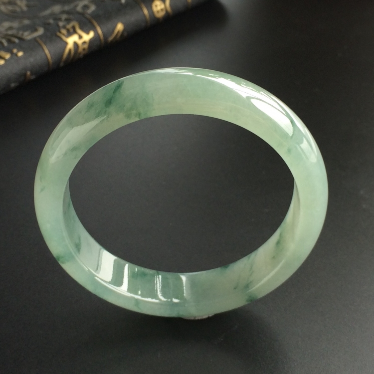 (超值推荐)冰种飘花手镯(54.7mm)
