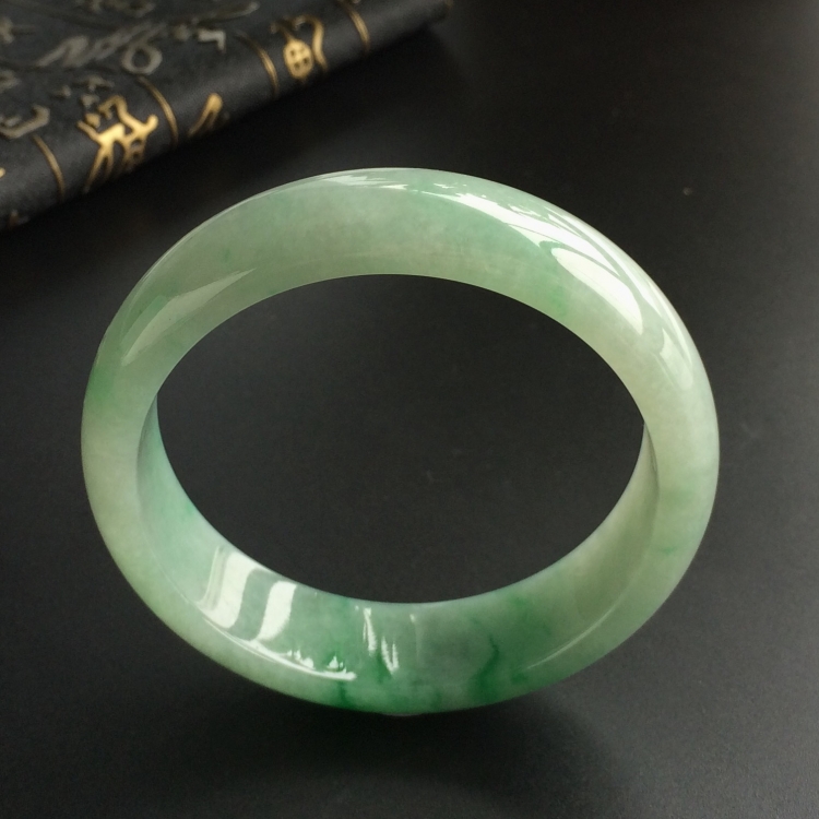 (超值推荐)糯冰种飘翠手镯(57.1mm)