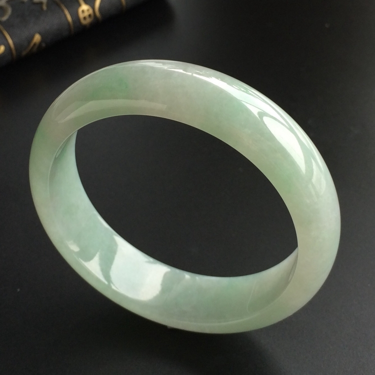 (超值推荐)糯冰种飘花手镯(56.8mm)