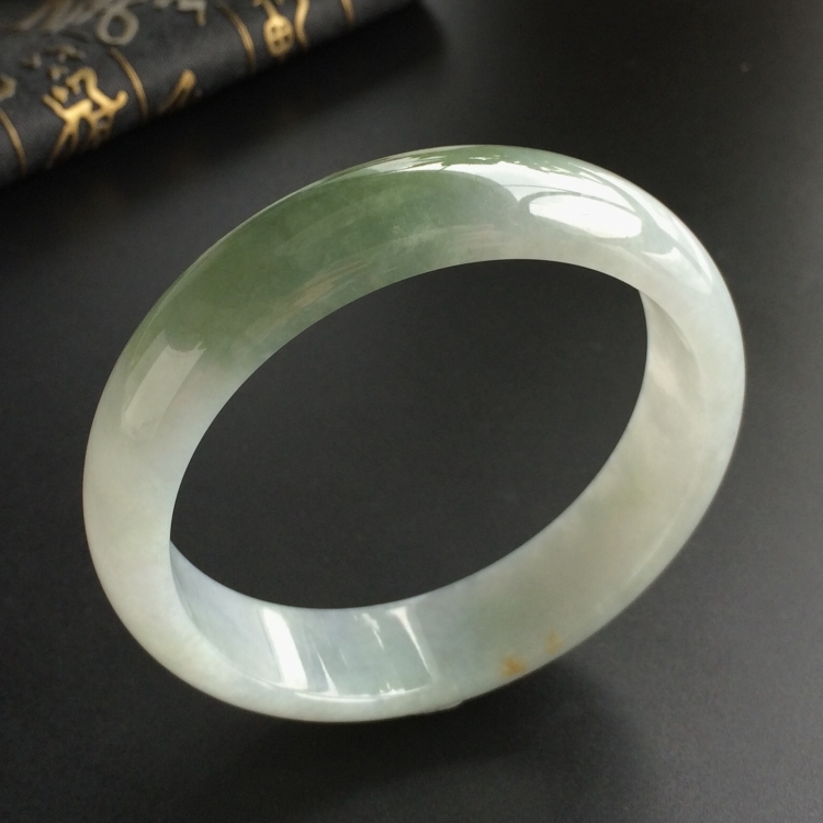 (超值推荐)糯冰种晴水手镯(59.5mm)