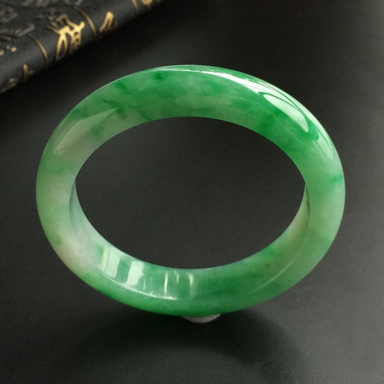 (超值推荐)糯冰种飘翠手镯(57.3mm)