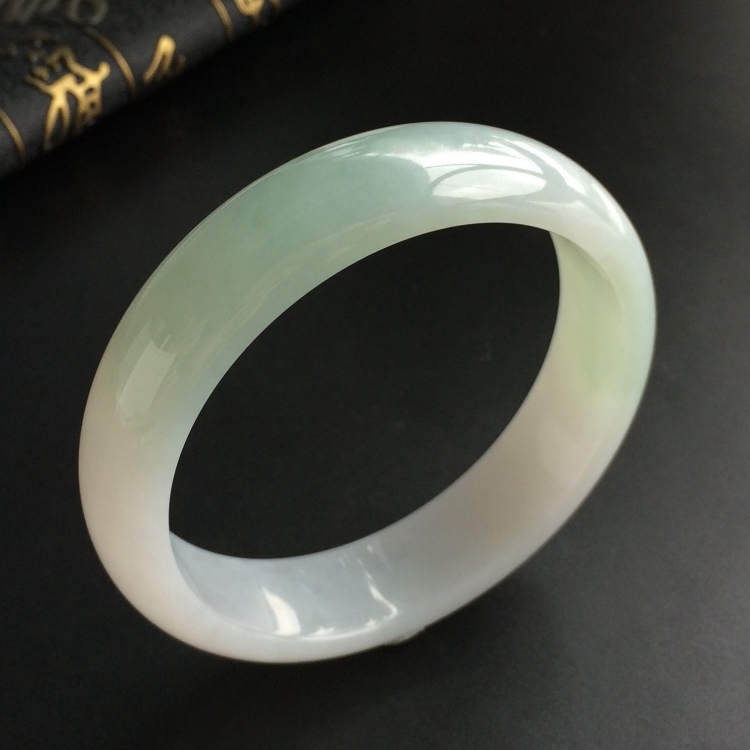 (超值推荐)糯冰种晴水手镯(57.8mm)
