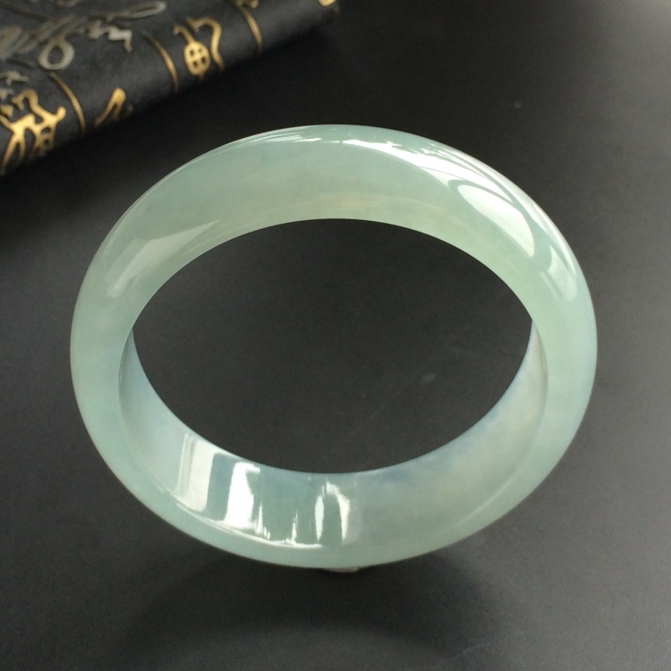 (超值推荐)糯冰种晴水手镯(58.3mm)