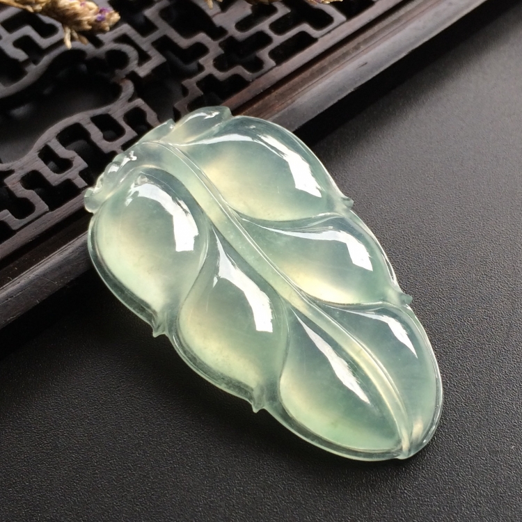 （超值推荐）冰种晴水玉叶挂件