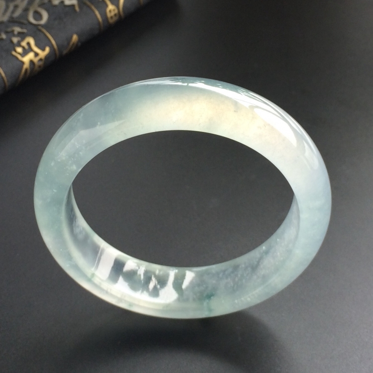 (超值推荐)冰玻种飘花手镯(56.6mm)