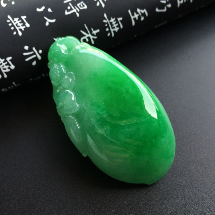 （超值推荐）糯冰种翠色福瓜挂件