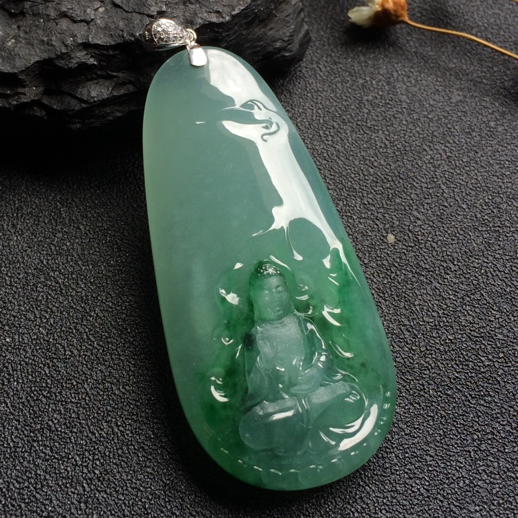 （超值推荐）（玉雕名家高松峰作品）糯冰种飘花观音挂件