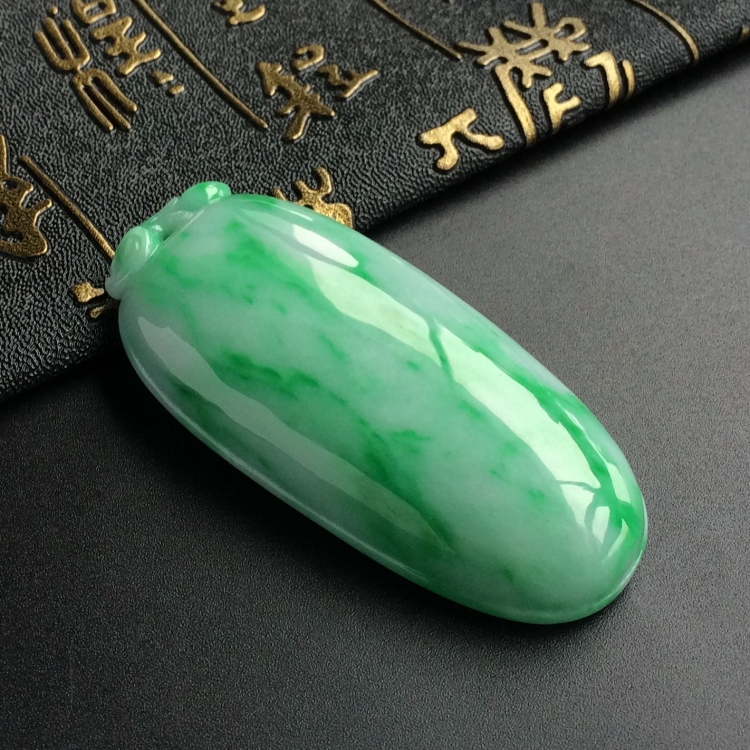 (超值推荐)糯冰种飘翠福瓜挂件