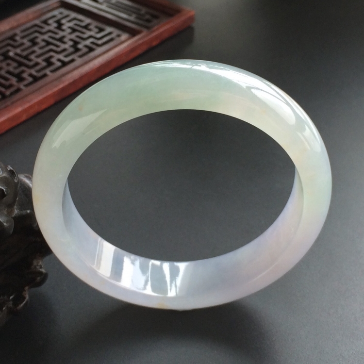 (超值推荐)糯冰种晴水淡紫罗兰手镯(57mm)