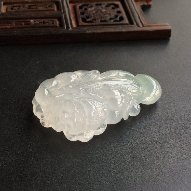 (超值推荐)冰种淡晴水白菜挂件