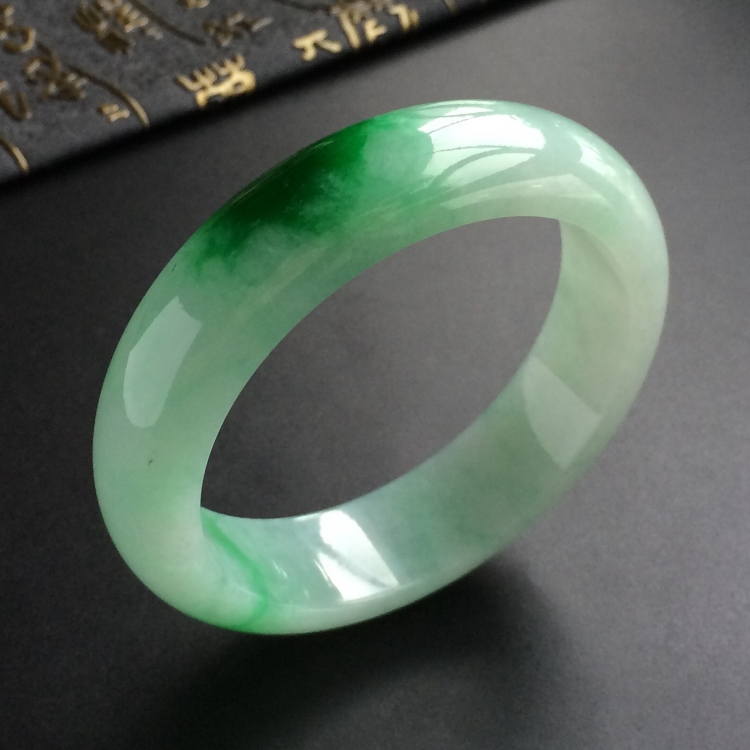 (超值推荐)糯冰种飘翠手镯(59.6mm)