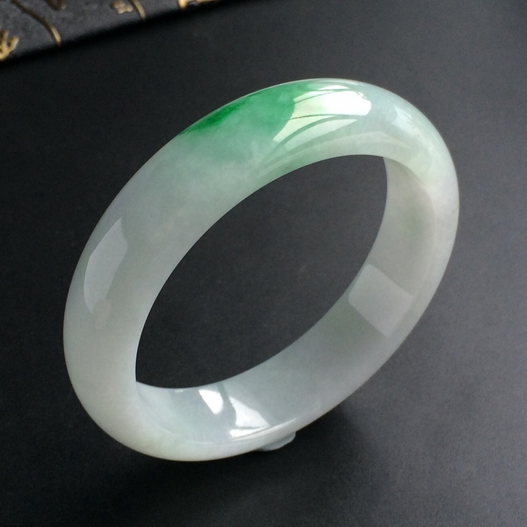 (超值推荐)糯冰种飘翠手镯(58.5mm)