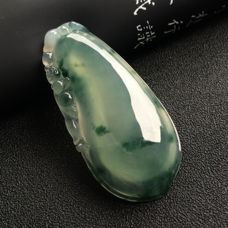 （超值推荐）冰种飘花福瓜挂件