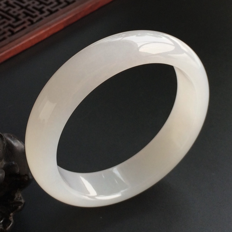 (超值推荐)糯冰种白色手镯(57.4mm)