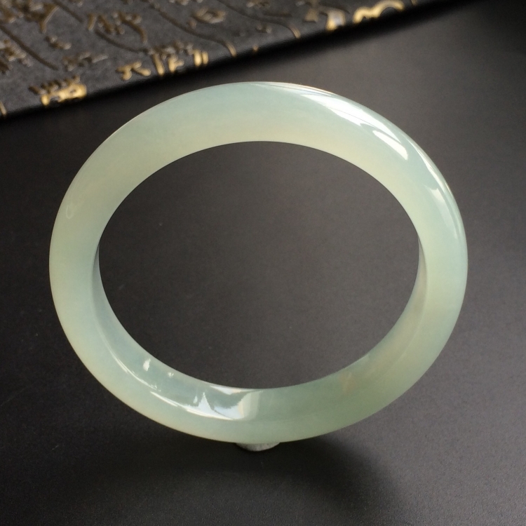 (超值推荐)糯冰种晴水手镯(56.5mm)