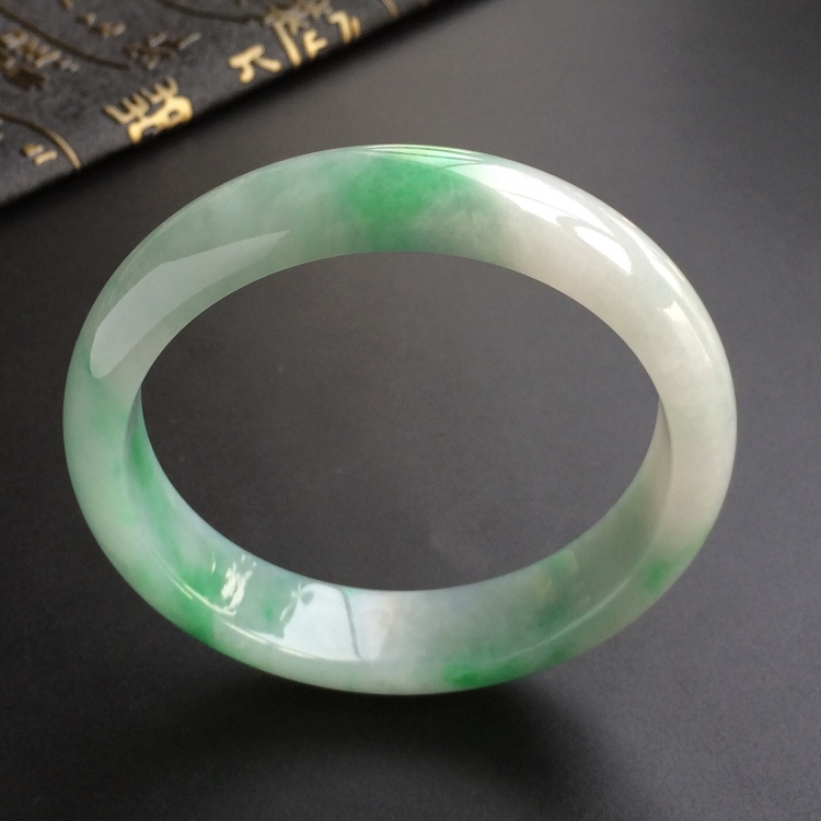 (超值推荐)糯冰种飘翠手镯(57.8mm)