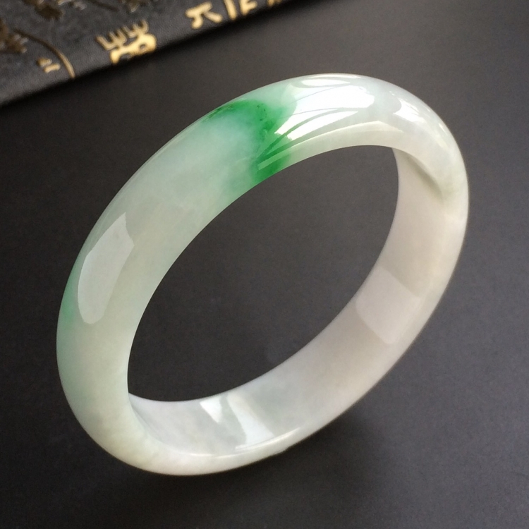(超值推荐)糯冰种飘翠手镯(60.1mm)