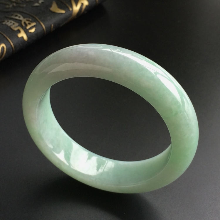 (超值推荐)糯冰种飘翠手镯(55.3mm)