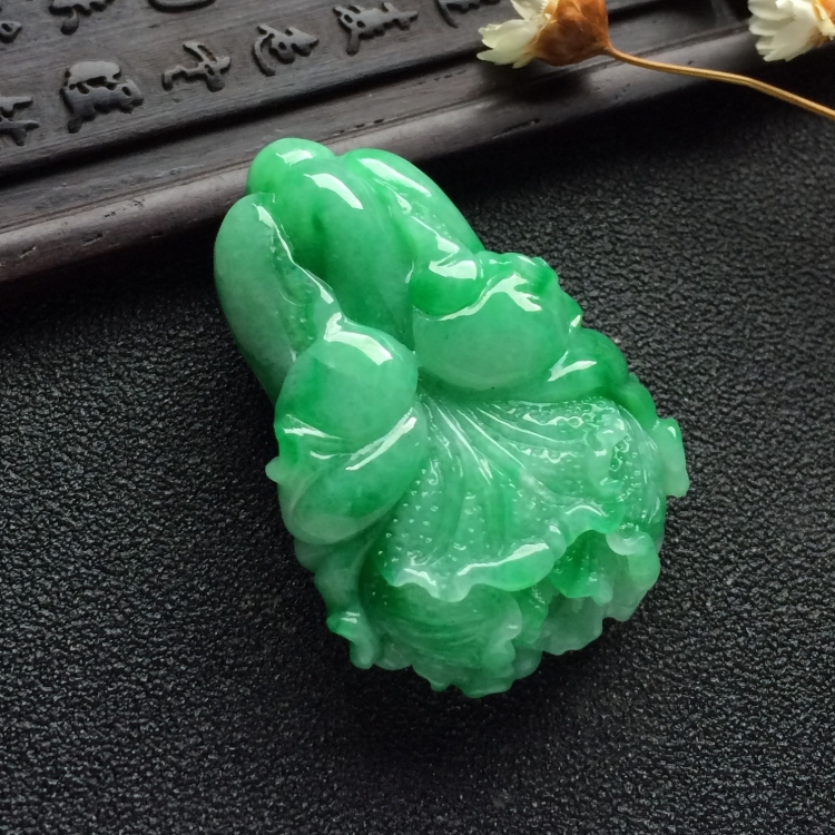 （超值推荐）糯冰种翠色白菜挂件