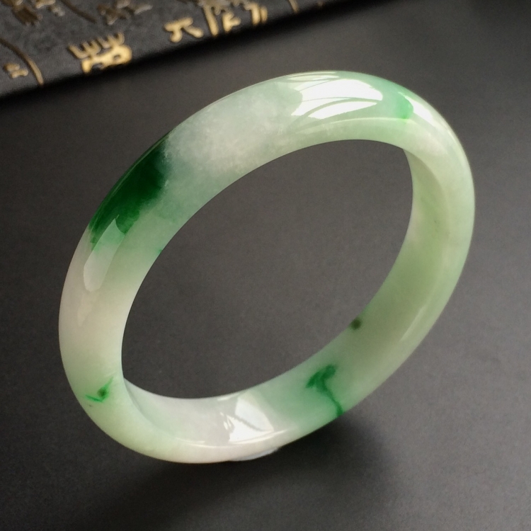(超值推荐)糯冰种飘翠手镯(59.8mm)