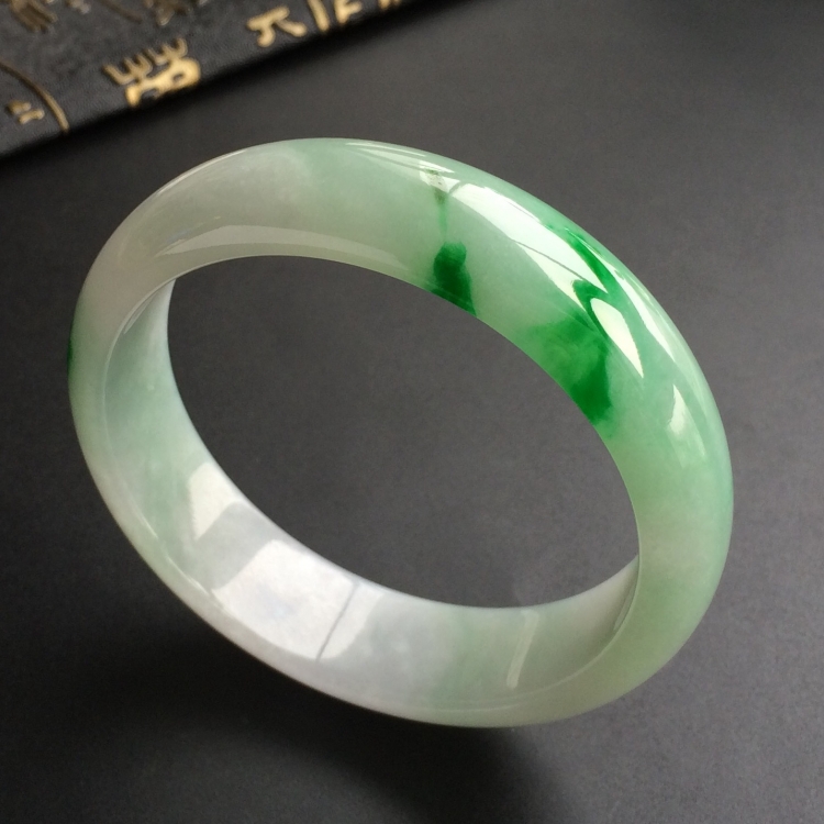(超值推荐)糯冰种飘翠手镯(57mm)