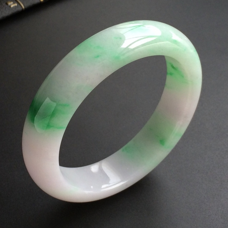 (超值推荐)糯冰种淡春带彩手镯(56.5mm)