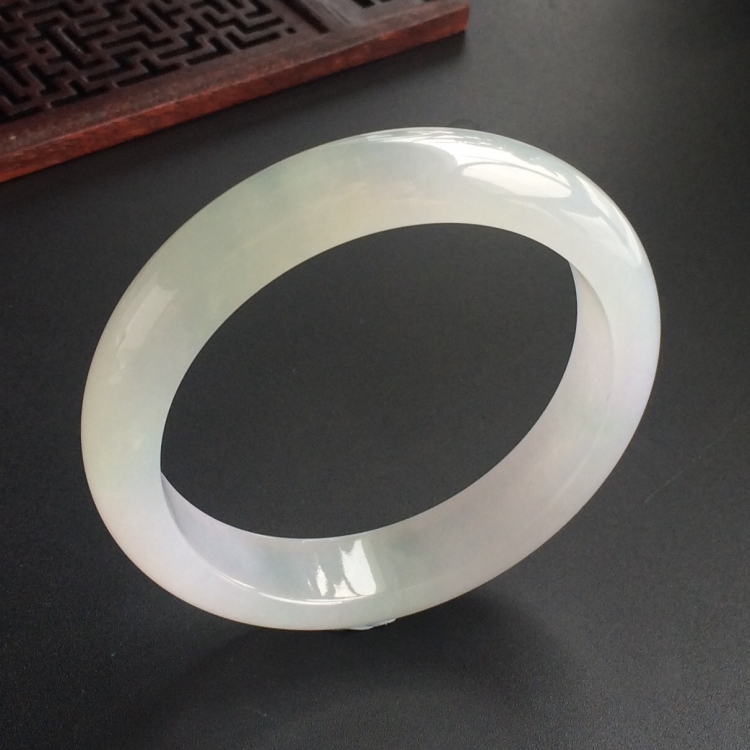 (超值推荐)糯冰种晴水手镯(56.3mm)