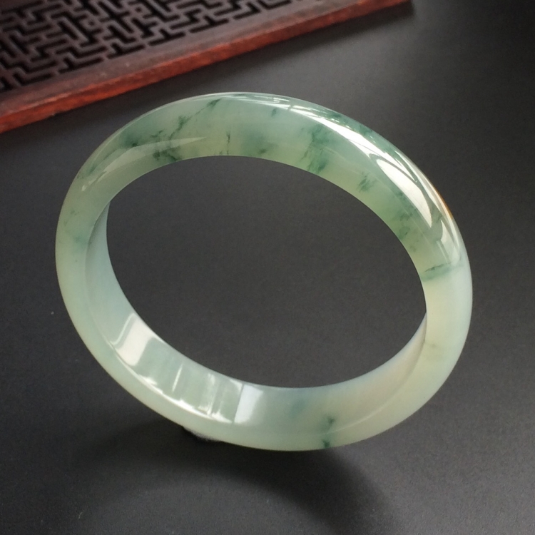 (超值推荐)糯冰种飘花手镯(58.8mm)