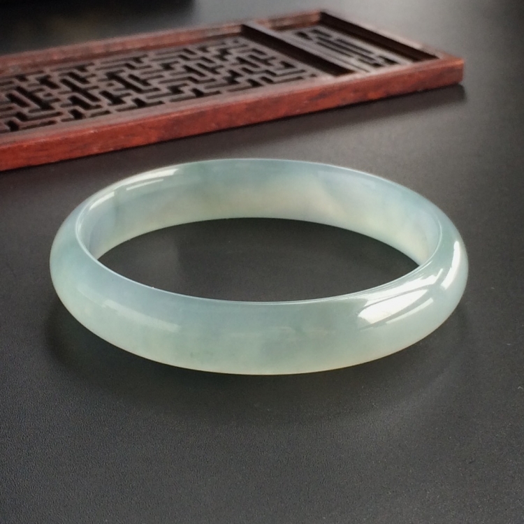 (超值推荐)冰种晴水手镯(57mm)