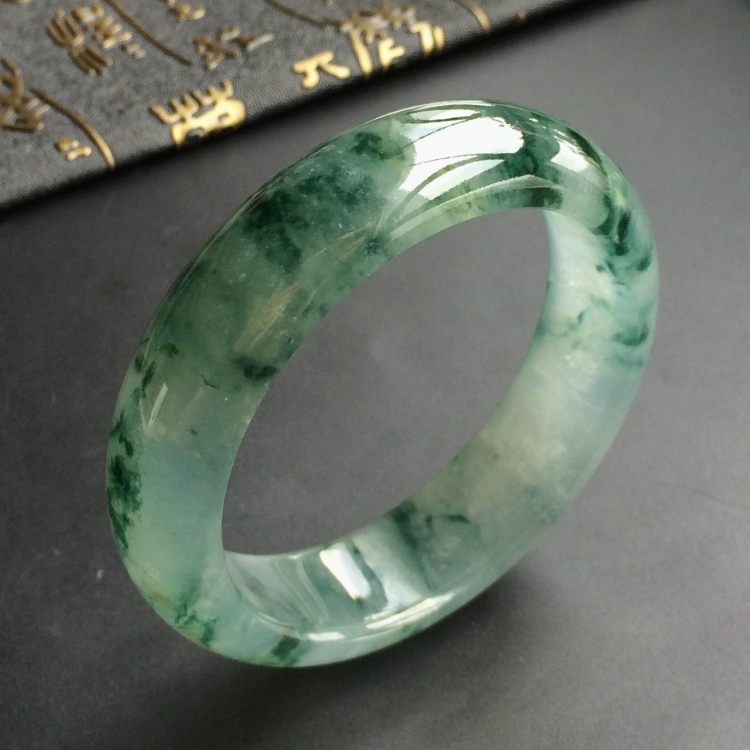 (超值推荐)冰种飘花手镯(55mm)