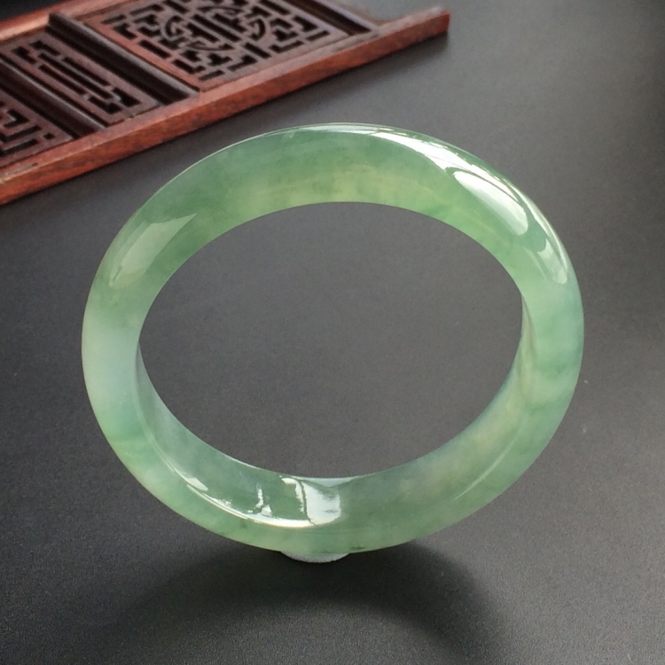 (超值推荐)冰种飘花手镯(54.6mm)