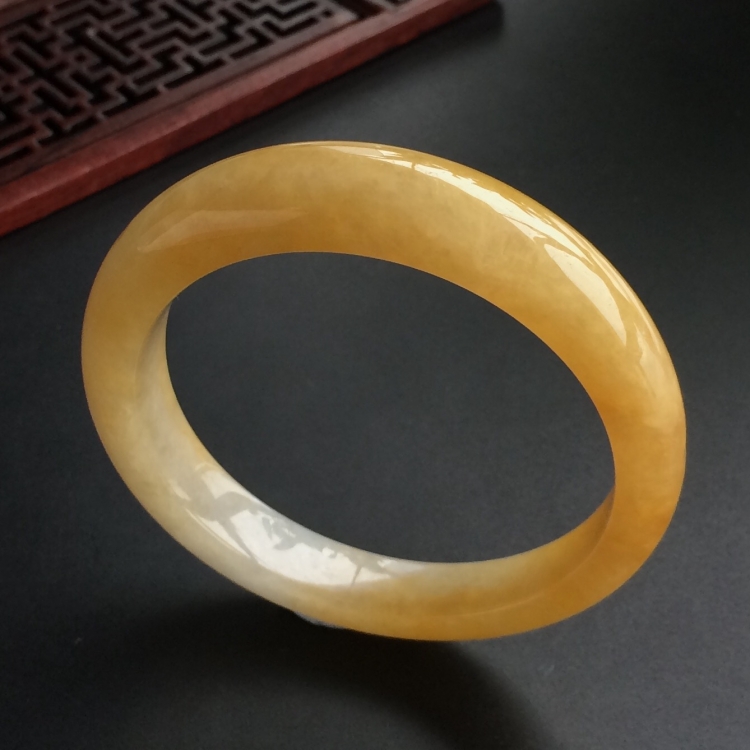 (超值推荐)糯冰种黄翡手镯(54.7mm)