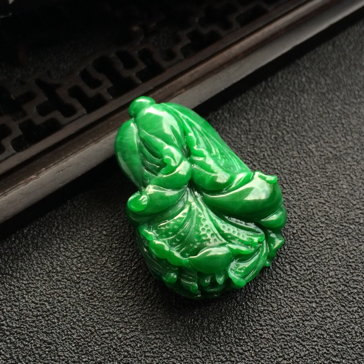 （超值推荐）糯冰种翠色白菜挂件