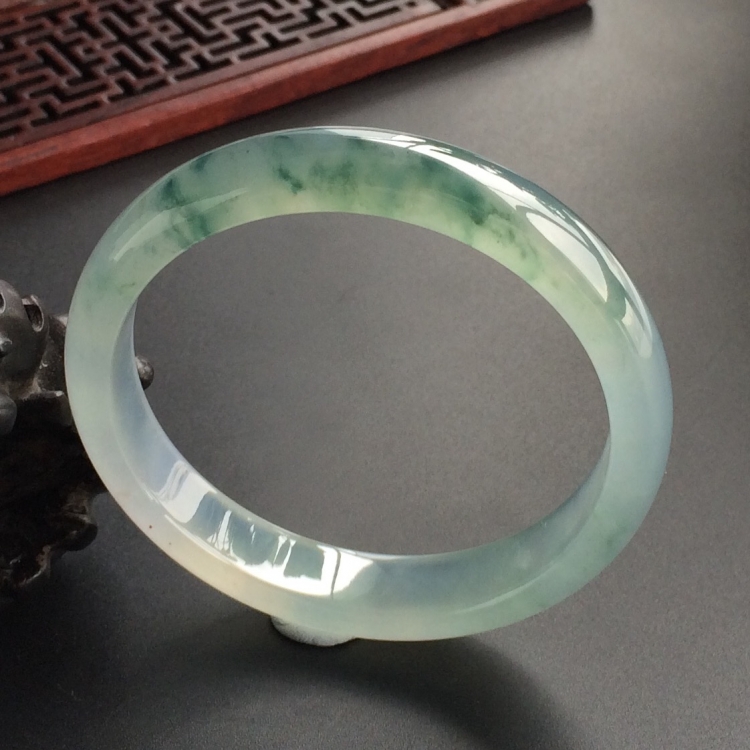(超值推荐)冰种飘花手镯(57.7mm)