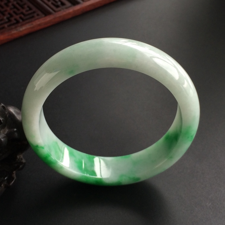 (超值推荐)糯冰种飘翠手镯(57.3mm)