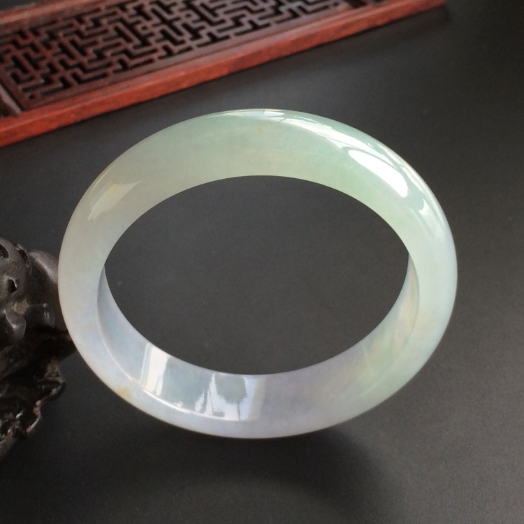 (超值推荐)糯冰种晴水略飘黄花手镯(57mm)