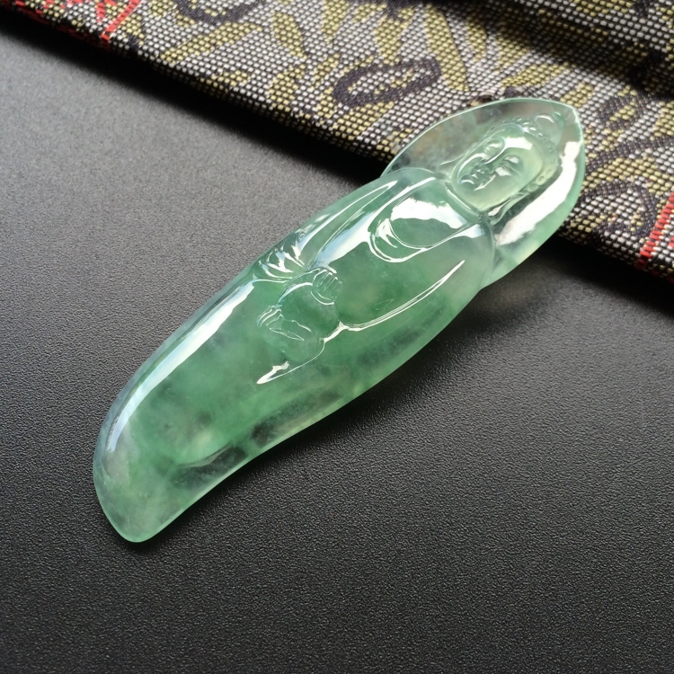 (超值推荐)冰种飘绿花释迦牟尼挂件