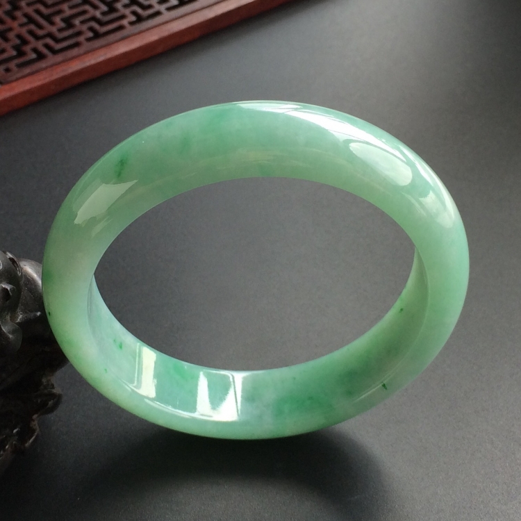 (超值推荐)糯冰种晴水飘翠手镯(57.8mm)