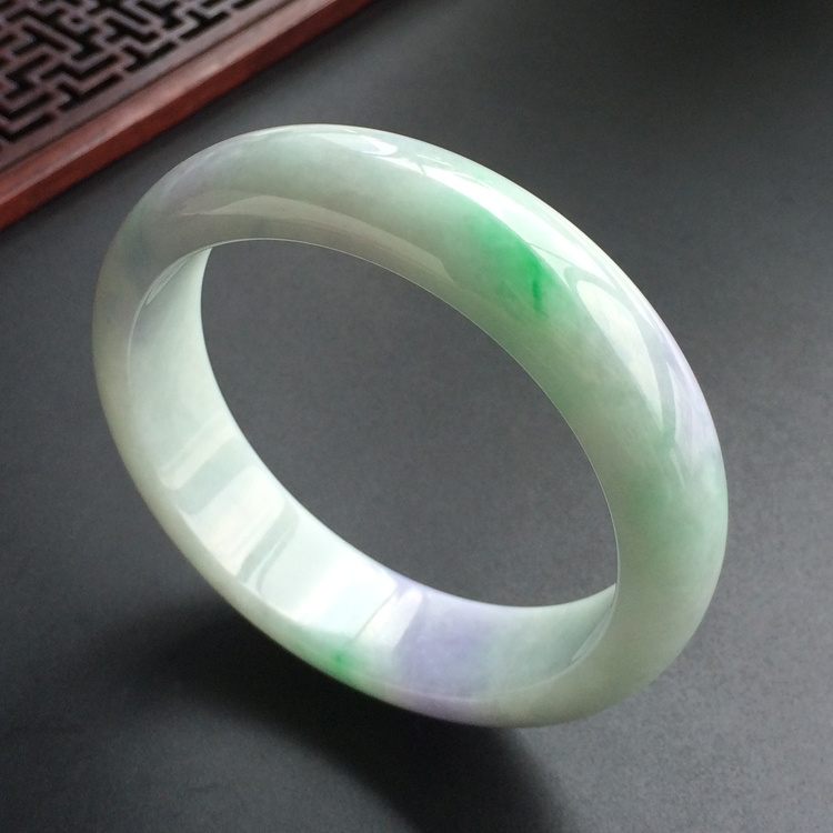 (超值推荐)糯冰种春带彩手镯(57.8mm)
