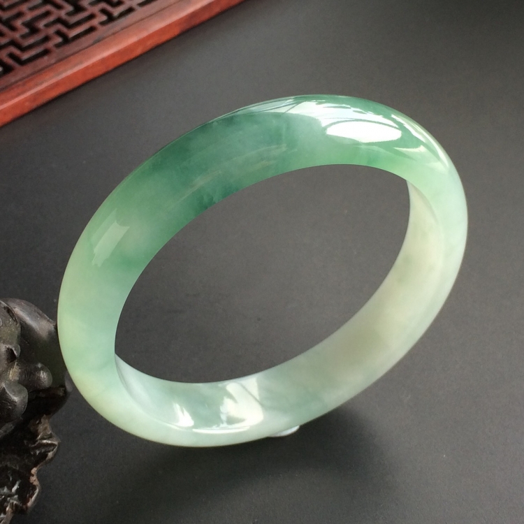 (超值推荐)糯冰种晴水飘花手镯(57.5mm)