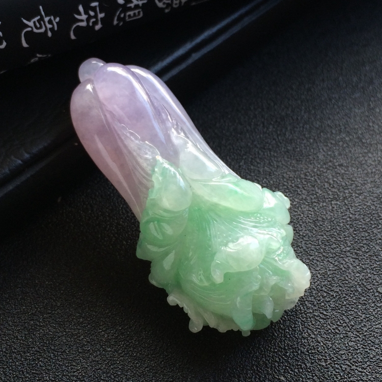 （超值推荐）糯冰种淡春带彩白菜挂件