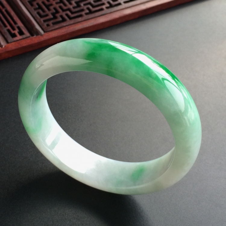 (超值推荐)糯冰种飘翠手镯(57.4mm)
