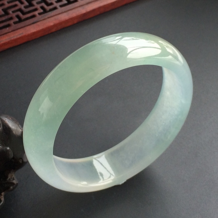 (超值推荐)冰种晴水略飘花手镯(54mm)