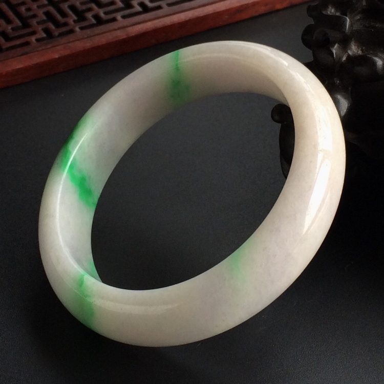 (超值推荐)糯冰种淡春带彩手镯(53mm)
