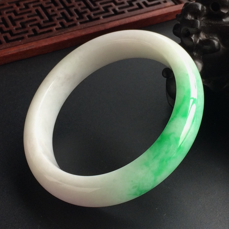 (超值推荐)糯冰种飘翠手镯(57.6mm)