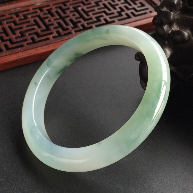 (超值推荐)糯冰种飘花手镯(54.1mm)