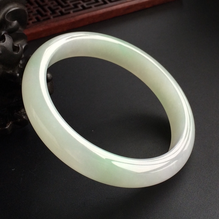(超值推荐)糯冰种晴水手镯(59.8mm)