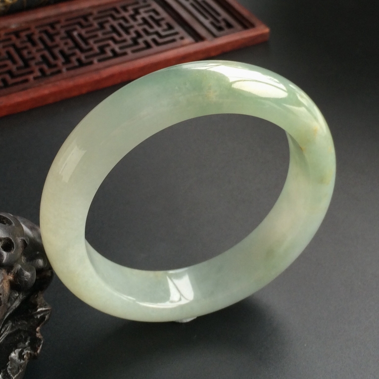 (超值推荐)糯冰种飘花手镯(58.1mm)