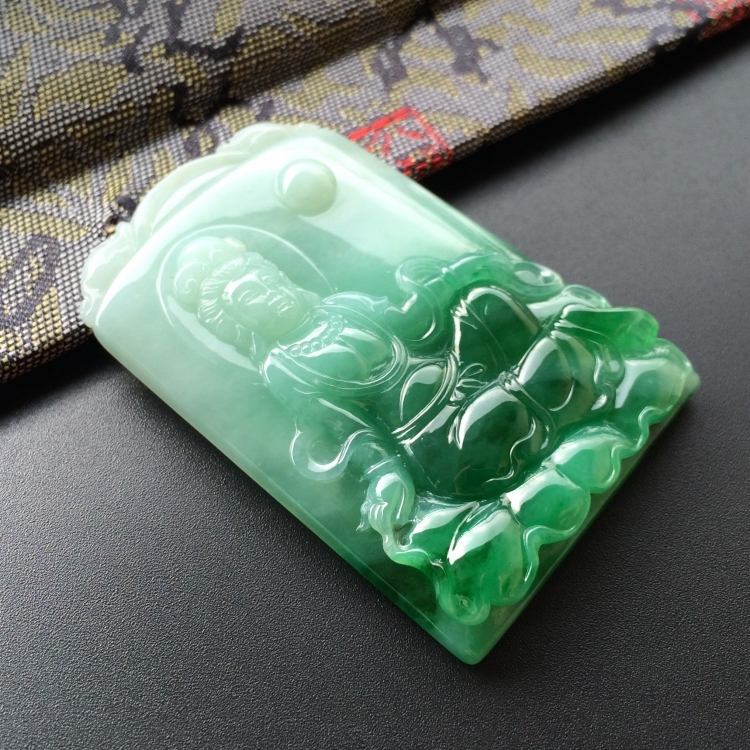 (超值推荐)糯冰种飘翠观自在挂件