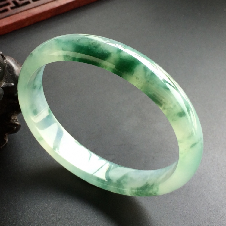 (超值推荐)冰种飘花贵妃镯(55.3mm-47.1mm)